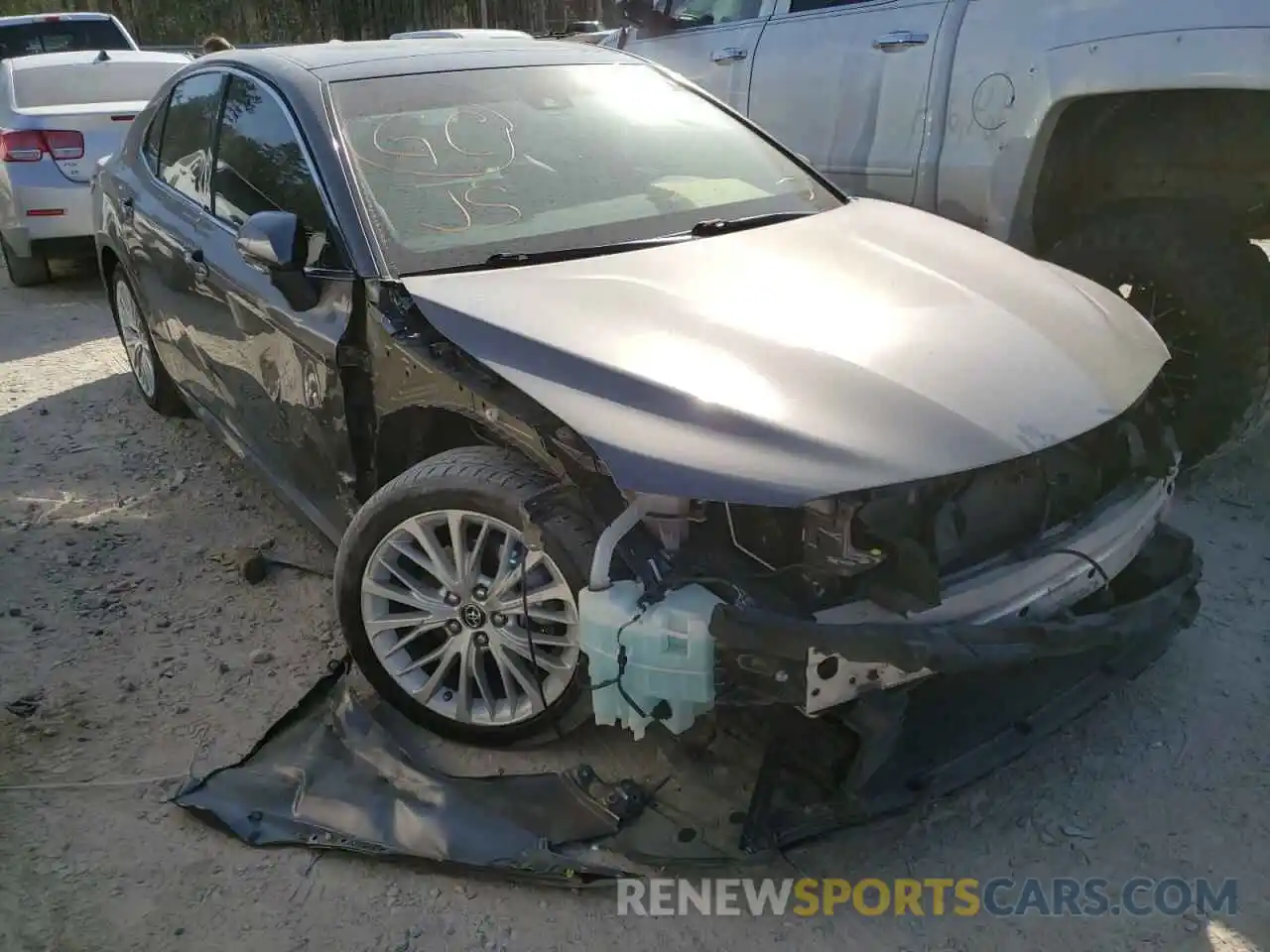 1 Photograph of a damaged car 4T1B11HK0KU160629 TOYOTA CAMRY 2019