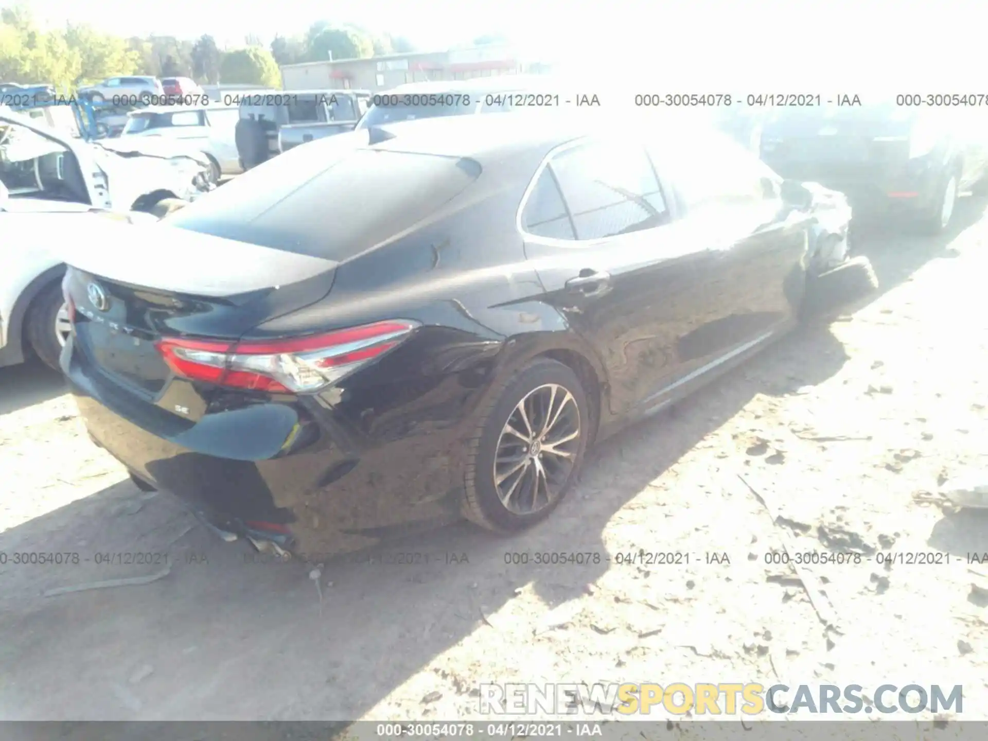 4 Photograph of a damaged car 4T1B11HK0KU166589 TOYOTA CAMRY 2019