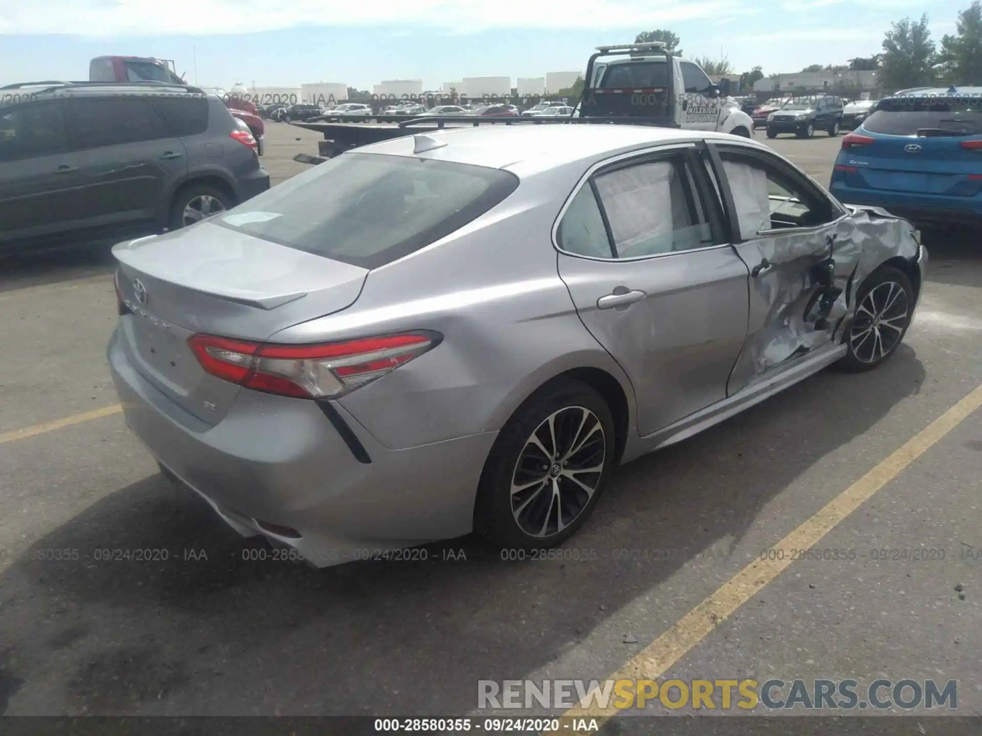 4 Photograph of a damaged car 4T1B11HK0KU168245 TOYOTA CAMRY 2019