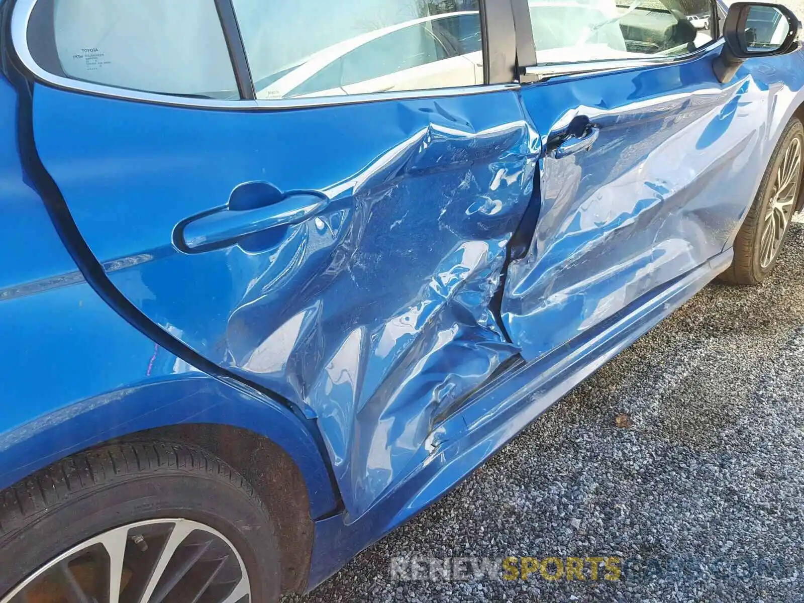 9 Photograph of a damaged car 4T1B11HK0KU169539 TOYOTA CAMRY 2019