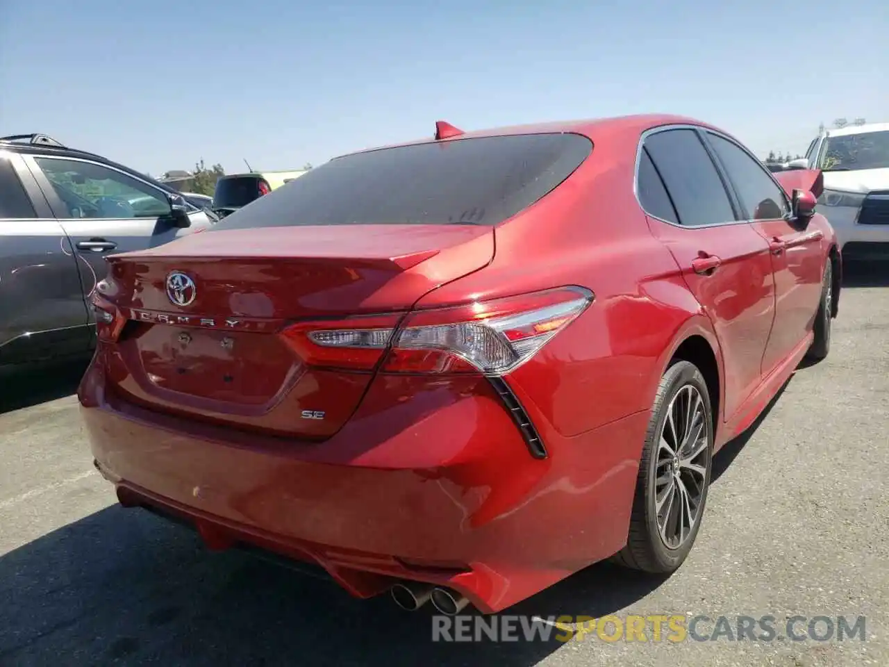 4 Photograph of a damaged car 4T1B11HK0KU171260 TOYOTA CAMRY 2019