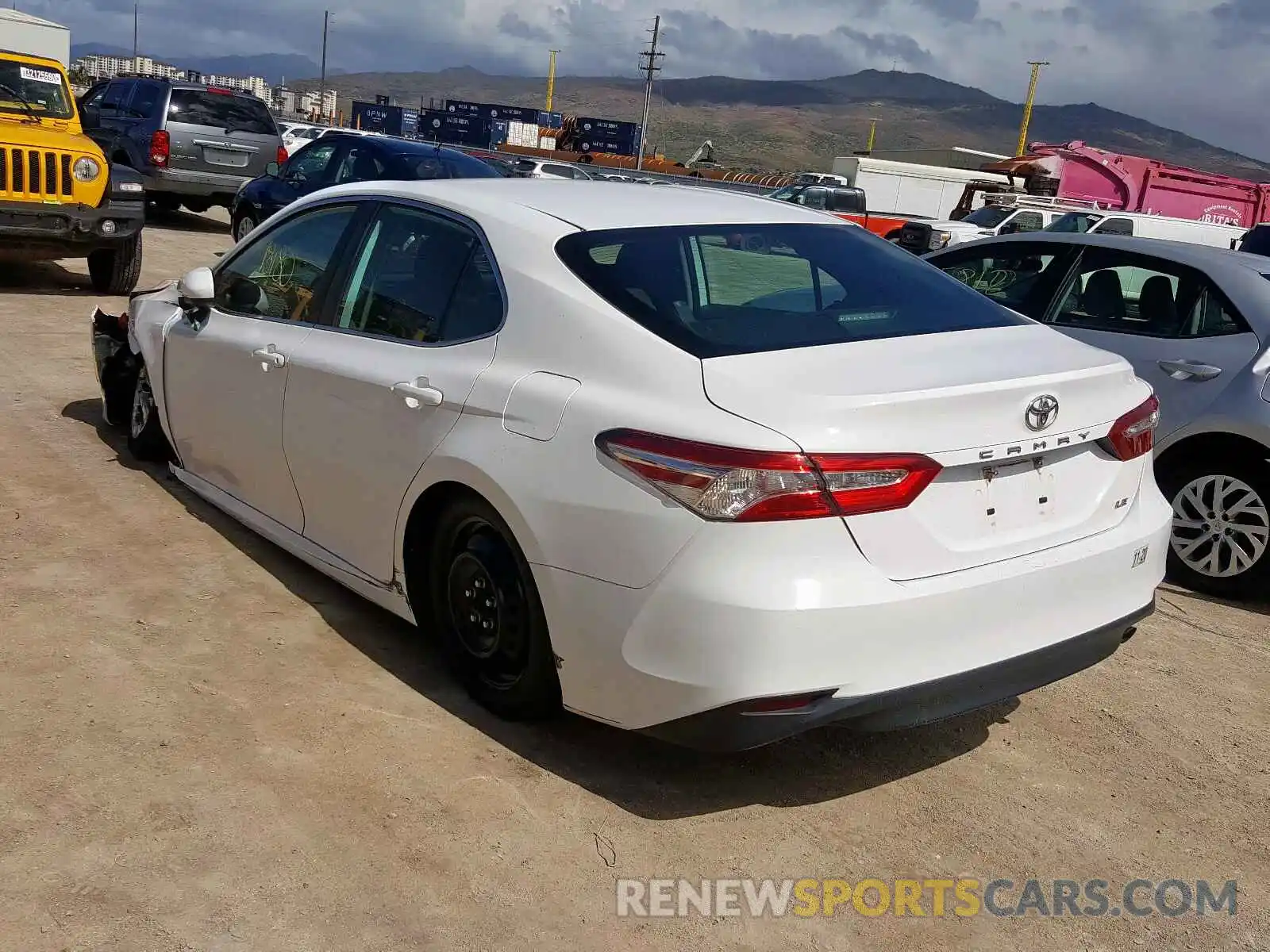 3 Photograph of a damaged car 4T1B11HK0KU172165 TOYOTA CAMRY 2019