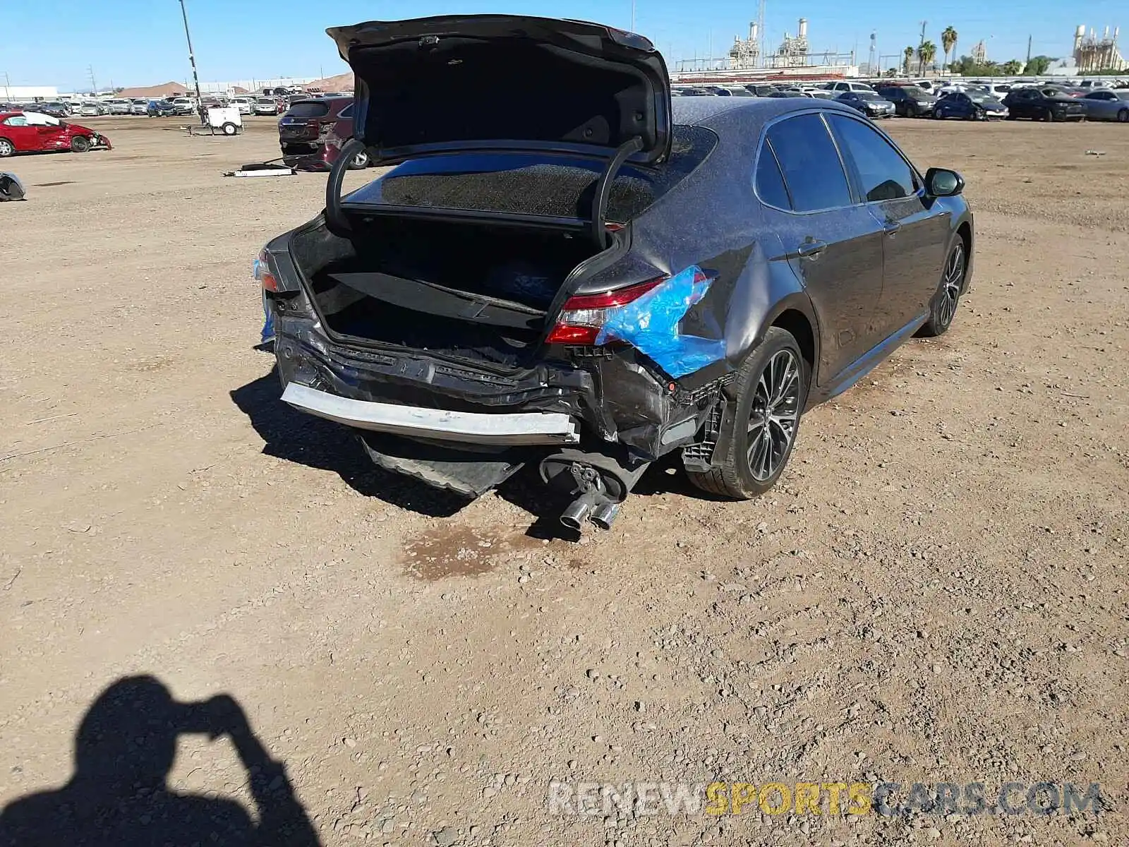 4 Photograph of a damaged car 4T1B11HK0KU175003 TOYOTA CAMRY 2019