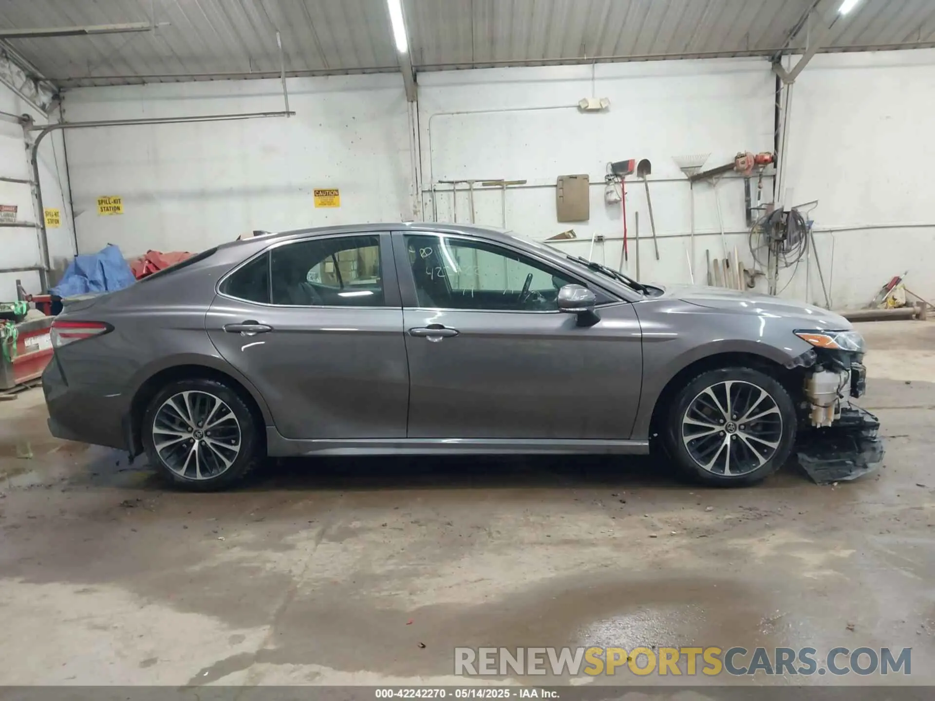 13 Photograph of a damaged car 4T1B11HK0KU175647 TOYOTA CAMRY 2019