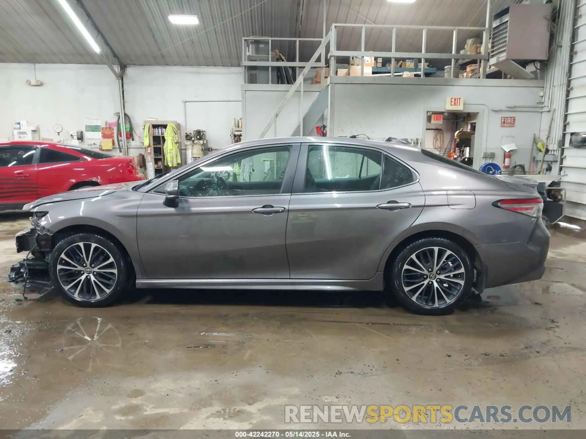 14 Photograph of a damaged car 4T1B11HK0KU175647 TOYOTA CAMRY 2019