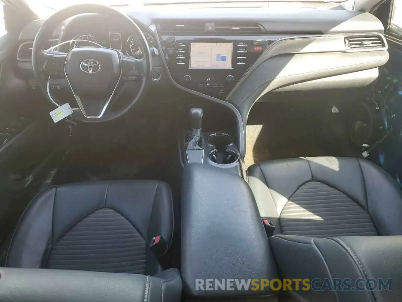 8 Photograph of a damaged car 4T1B11HK0KU179374 TOYOTA CAMRY 2019