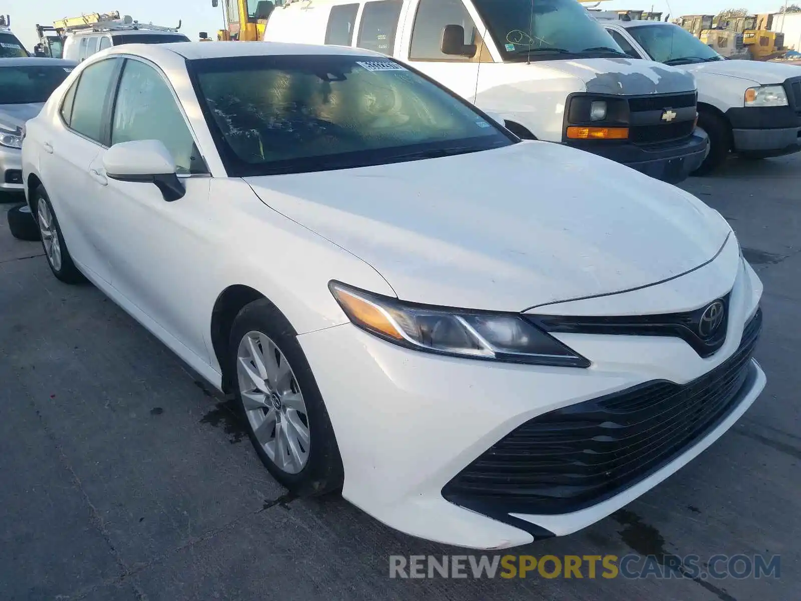 1 Photograph of a damaged car 4T1B11HK0KU182761 TOYOTA CAMRY 2019