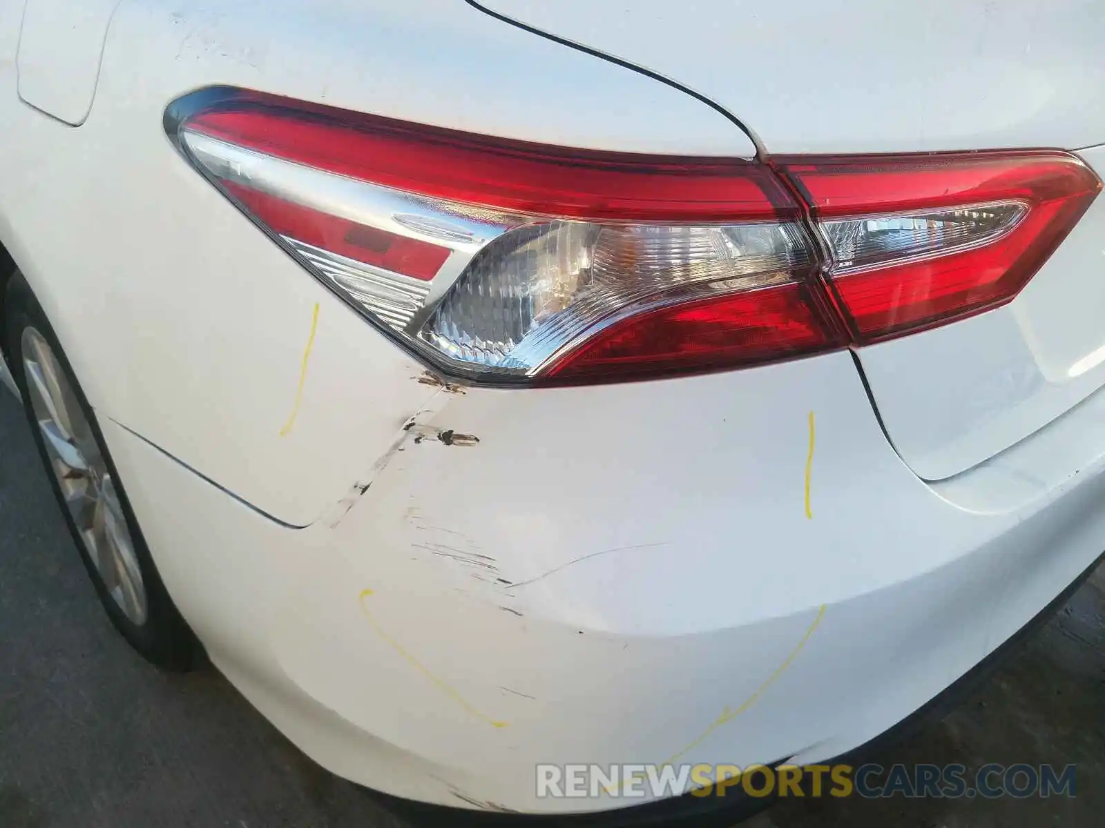 9 Photograph of a damaged car 4T1B11HK0KU182761 TOYOTA CAMRY 2019