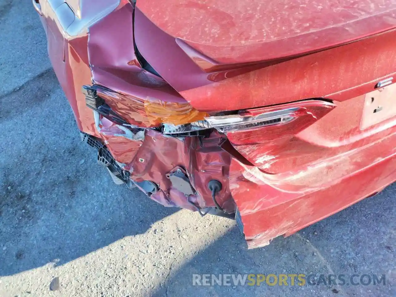 9 Photograph of a damaged car 4T1B11HK0KU183070 TOYOTA CAMRY 2019