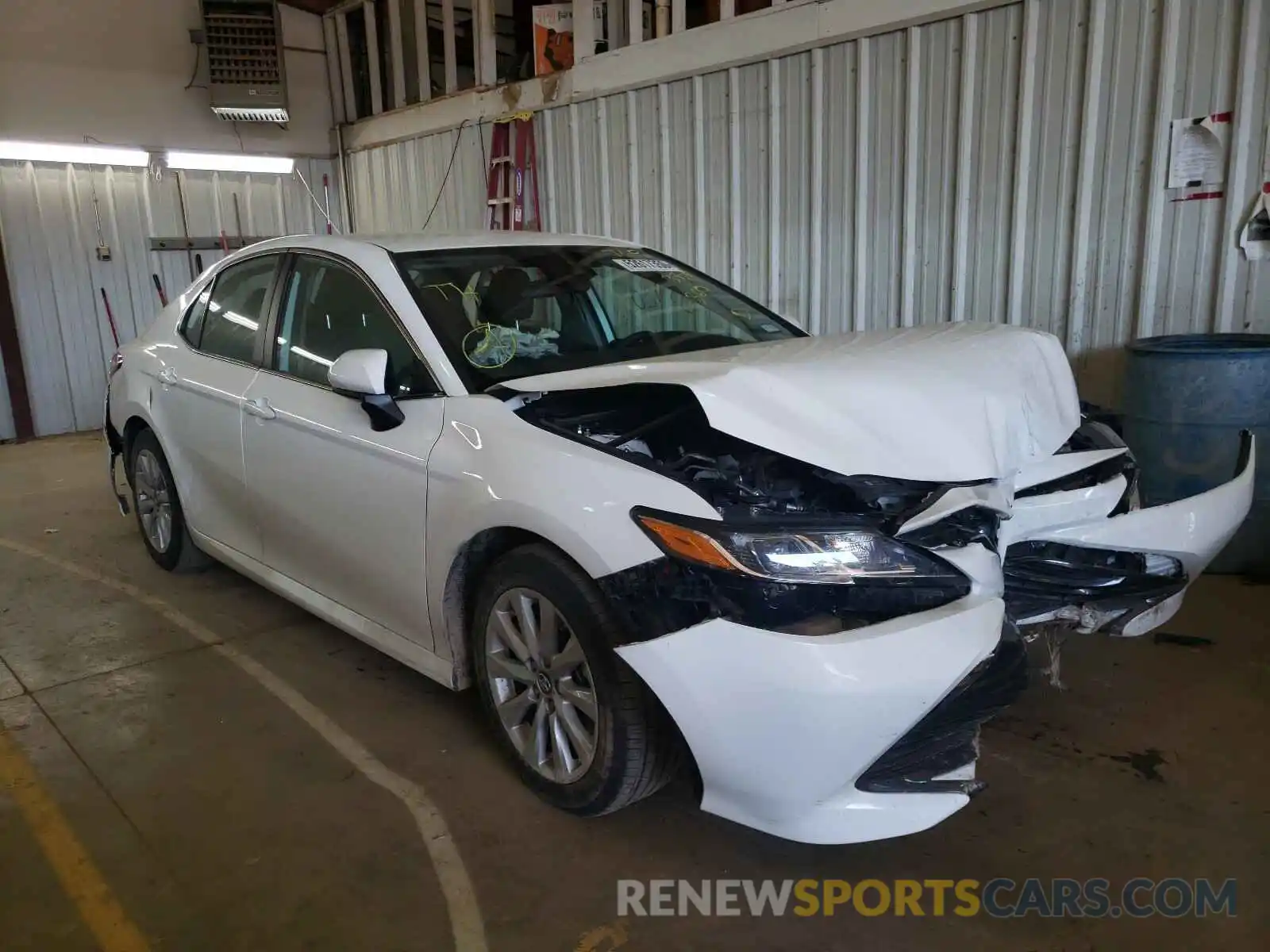 1 Photograph of a damaged car 4T1B11HK0KU183358 TOYOTA CAMRY 2019