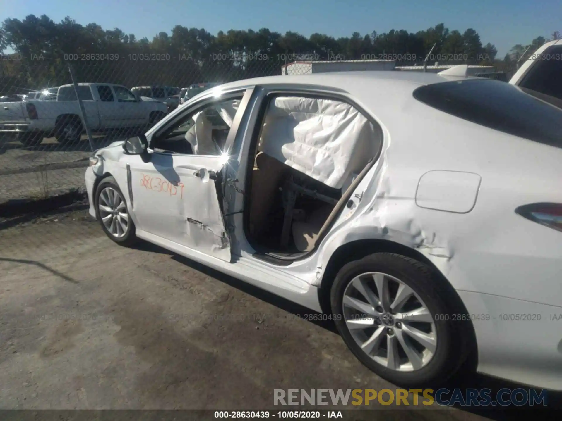 6 Photograph of a damaged car 4T1B11HK0KU187412 TOYOTA CAMRY 2019