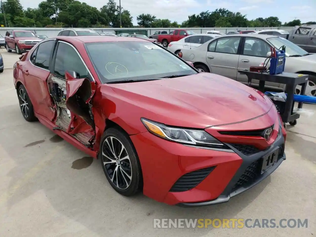 1 Photograph of a damaged car 4T1B11HK0KU189693 TOYOTA CAMRY 2019