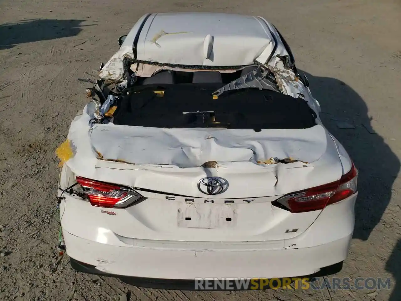 9 Photograph of a damaged car 4T1B11HK0KU192805 TOYOTA CAMRY 2019