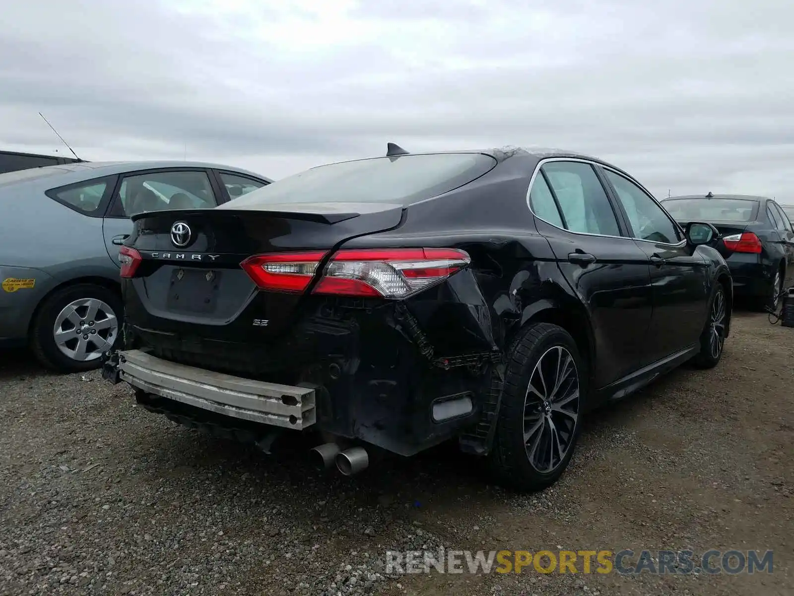 4 Photograph of a damaged car 4T1B11HK0KU193016 TOYOTA CAMRY 2019