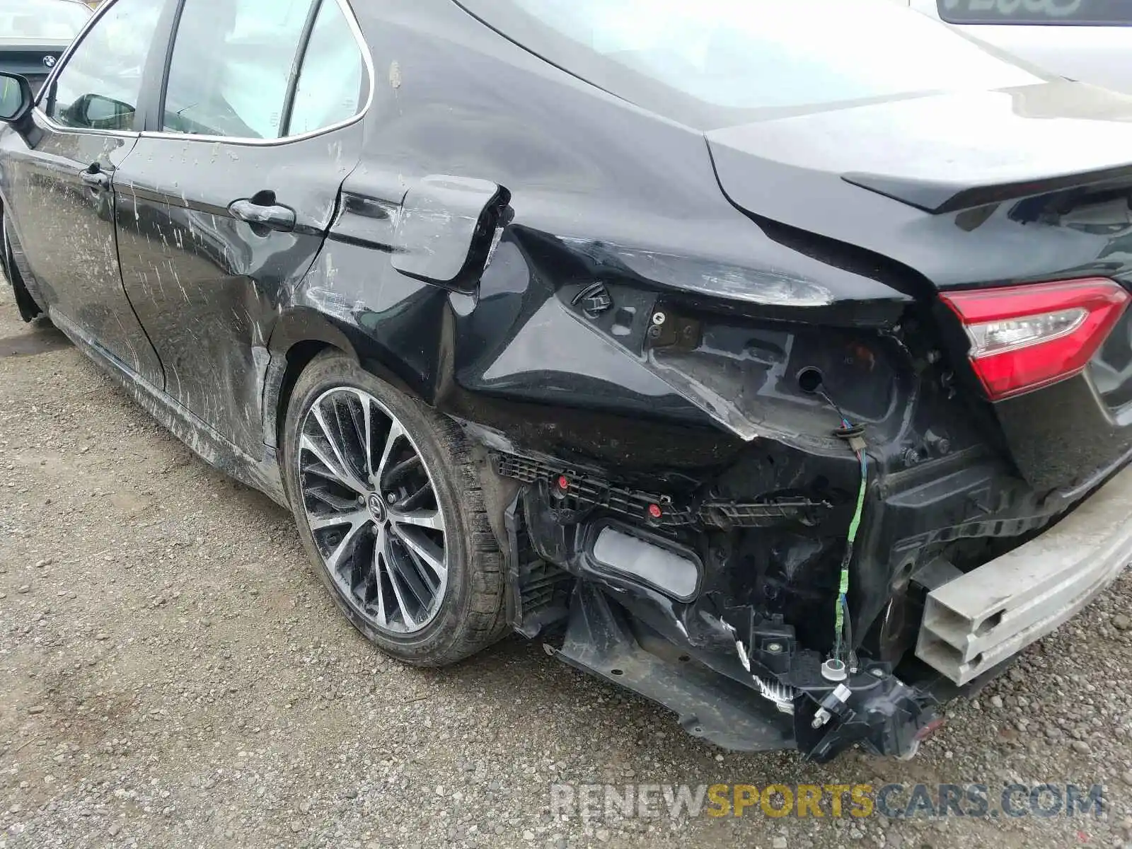 9 Photograph of a damaged car 4T1B11HK0KU193016 TOYOTA CAMRY 2019