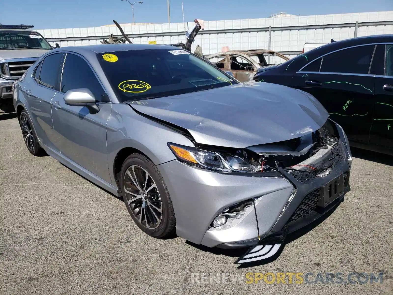 1 Photograph of a damaged car 4T1B11HK0KU198216 TOYOTA CAMRY 2019