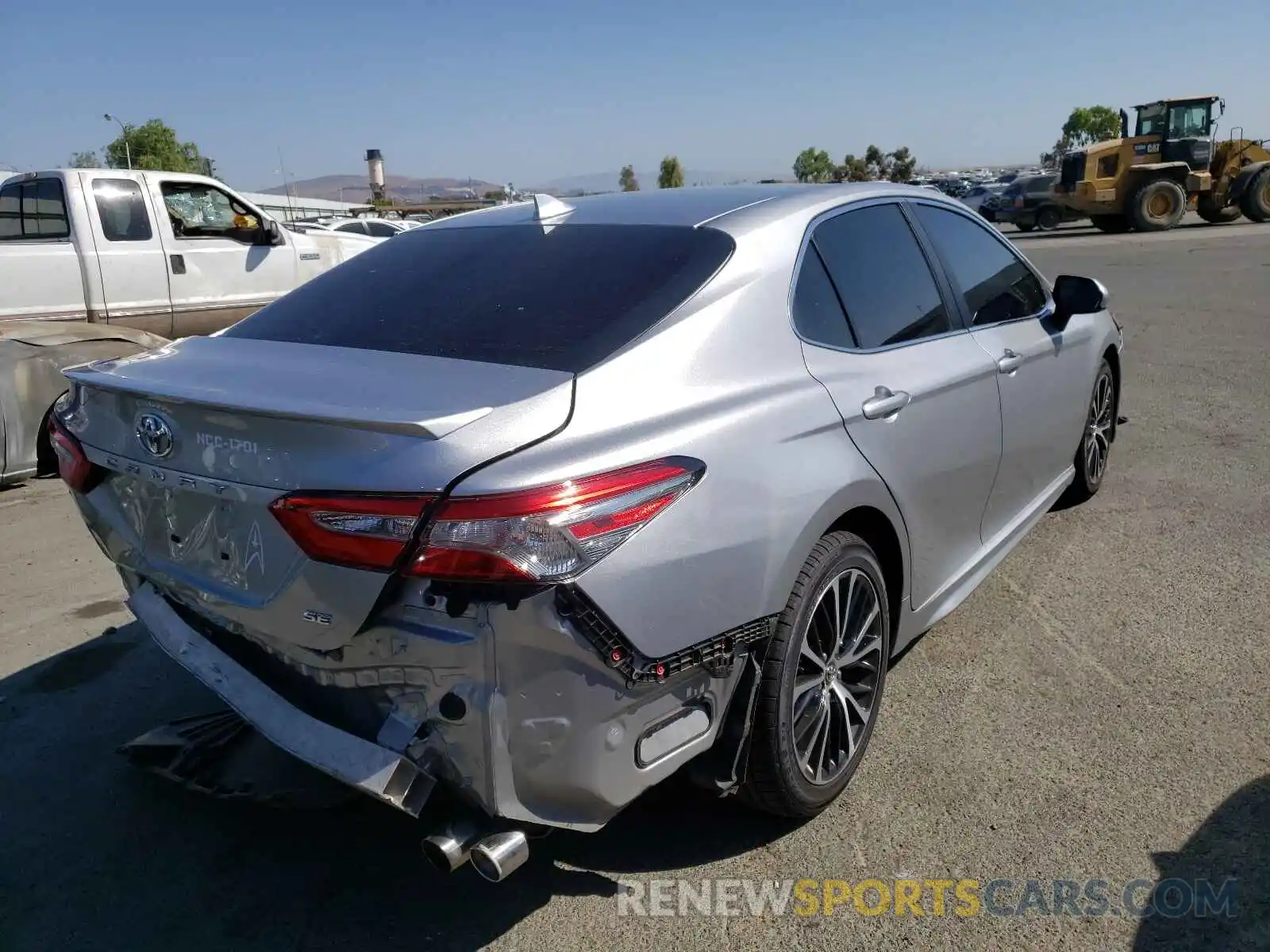 4 Photograph of a damaged car 4T1B11HK0KU198216 TOYOTA CAMRY 2019