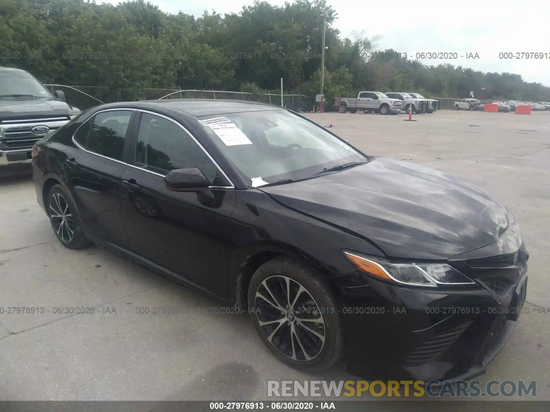 1 Photograph of a damaged car 4T1B11HK0KU204418 TOYOTA CAMRY 2019