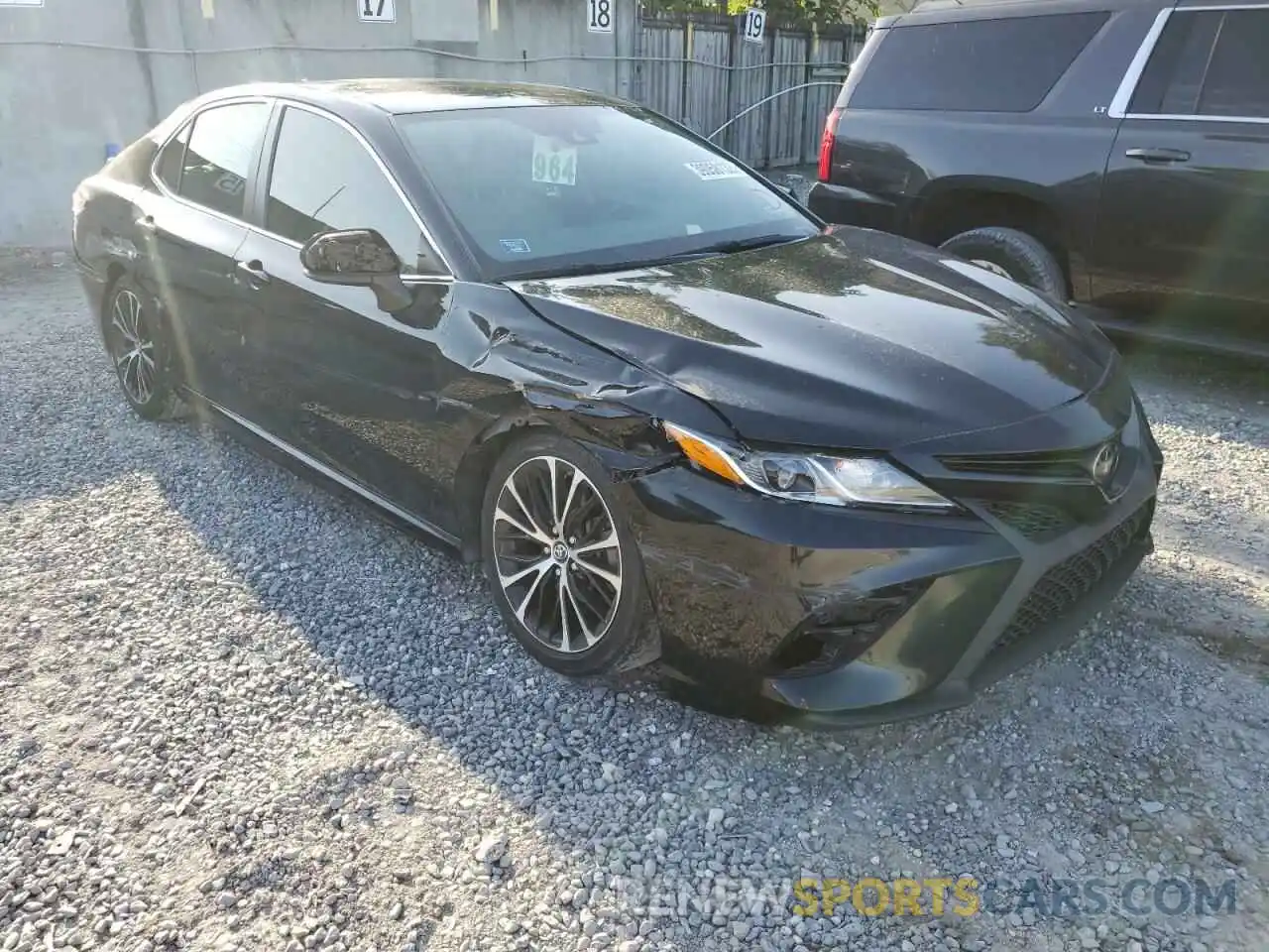 1 Photograph of a damaged car 4T1B11HK0KU204435 TOYOTA CAMRY 2019