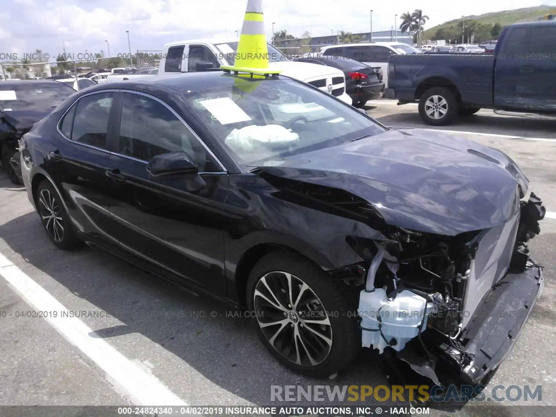 1 Photograph of a damaged car 4T1B11HK0KU207707 TOYOTA CAMRY 2019