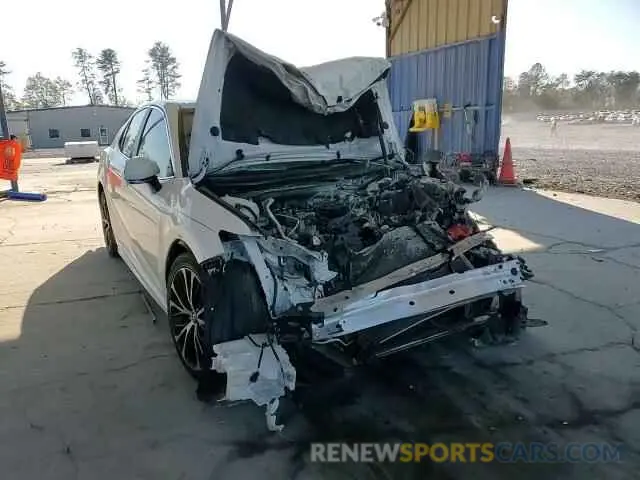 10 Photograph of a damaged car 4T1B11HK0KU207724 TOYOTA CAMRY 2019