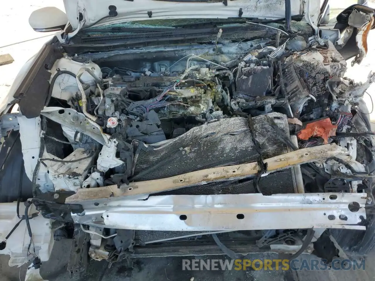 13 Photograph of a damaged car 4T1B11HK0KU207724 TOYOTA CAMRY 2019