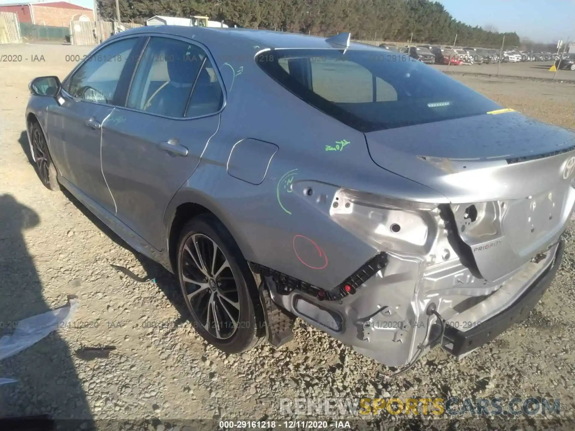 3 Photograph of a damaged car 4T1B11HK0KU212437 TOYOTA CAMRY 2019