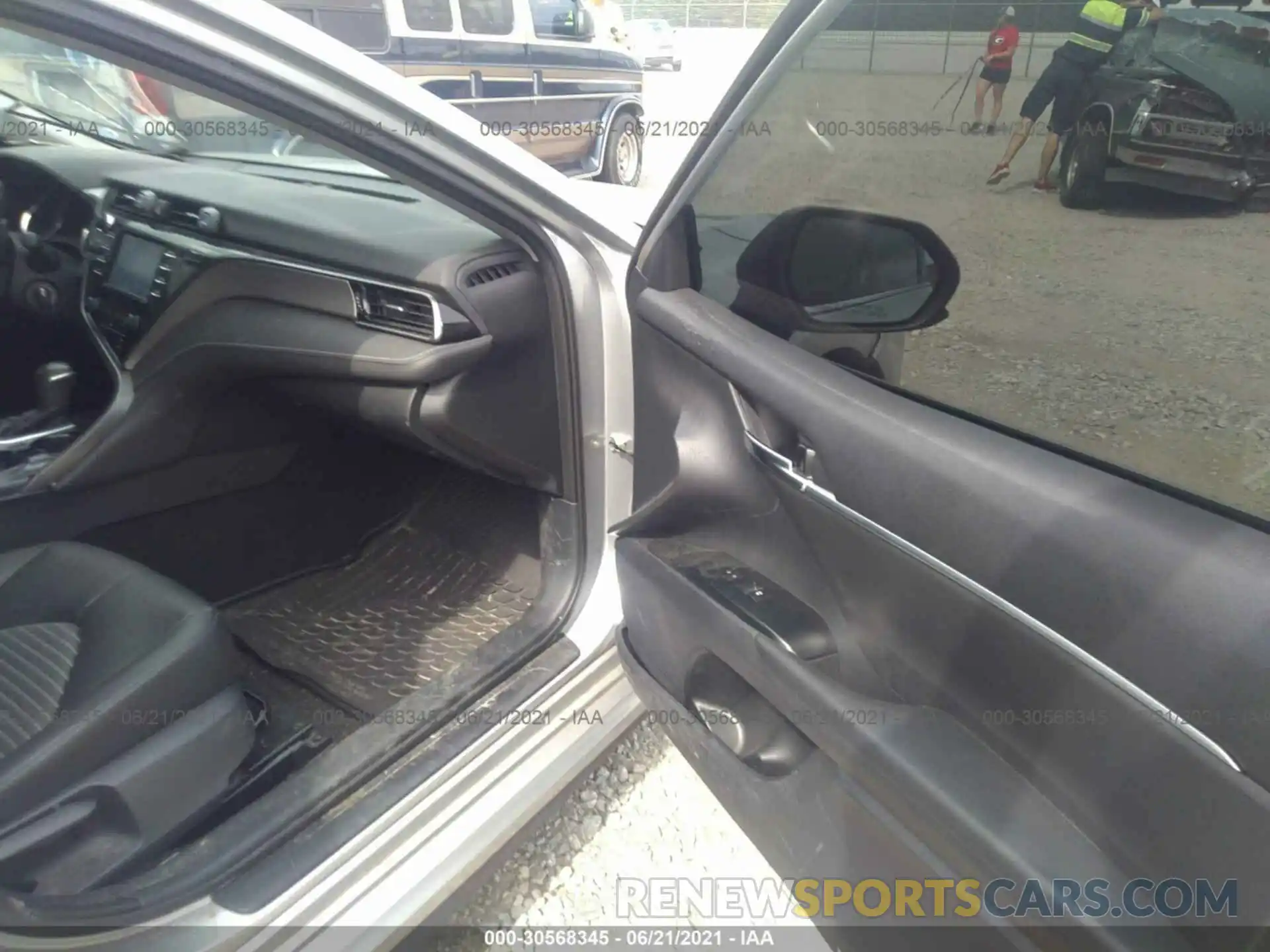 5 Photograph of a damaged car 4T1B11HK0KU214835 TOYOTA CAMRY 2019