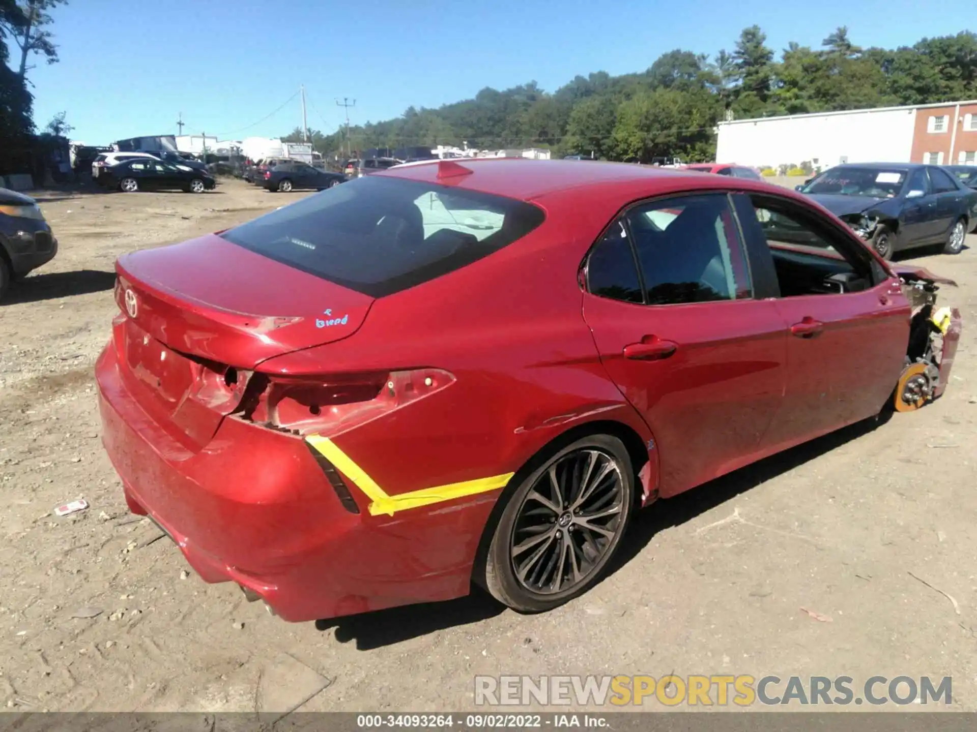 4 Photograph of a damaged car 4T1B11HK0KU217752 TOYOTA CAMRY 2019