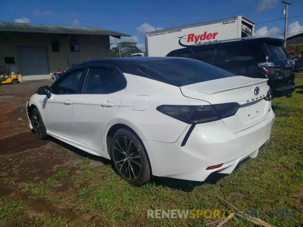 3 Photograph of a damaged car 4T1B11HK0KU218805 TOYOTA CAMRY 2019