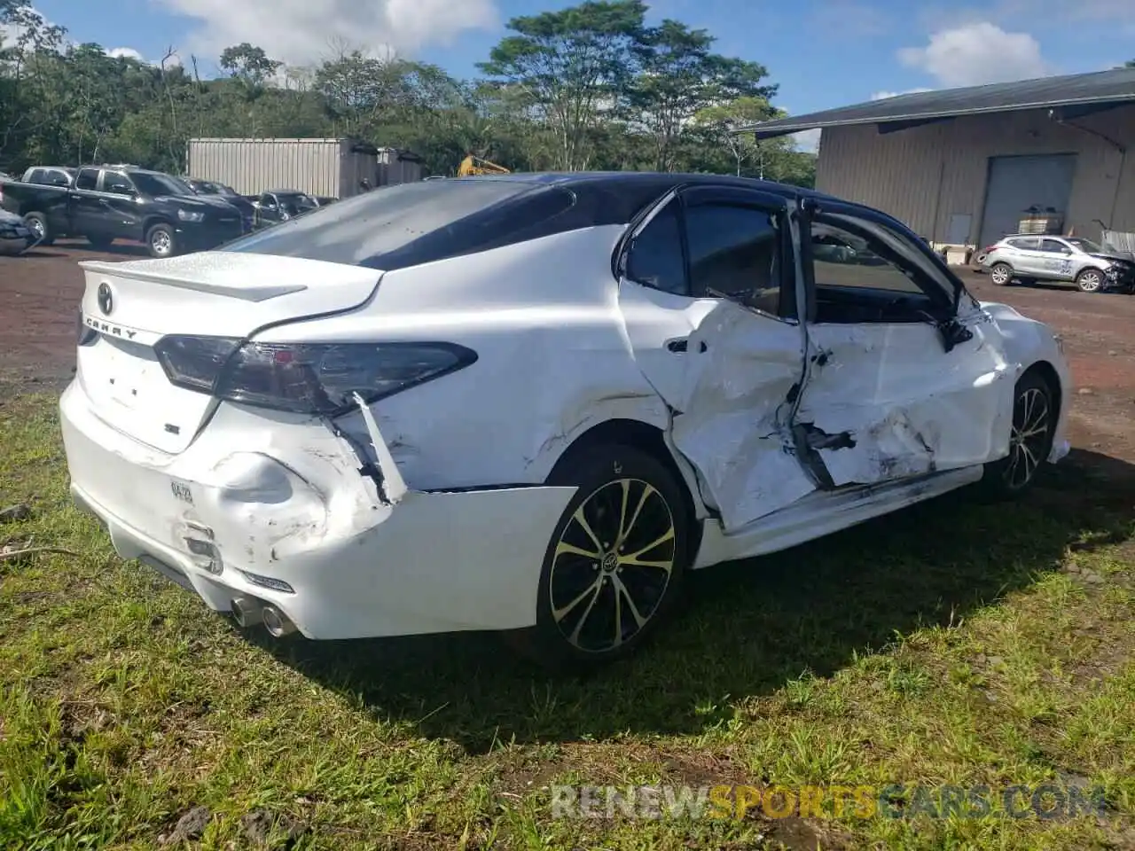 4 Photograph of a damaged car 4T1B11HK0KU218805 TOYOTA CAMRY 2019