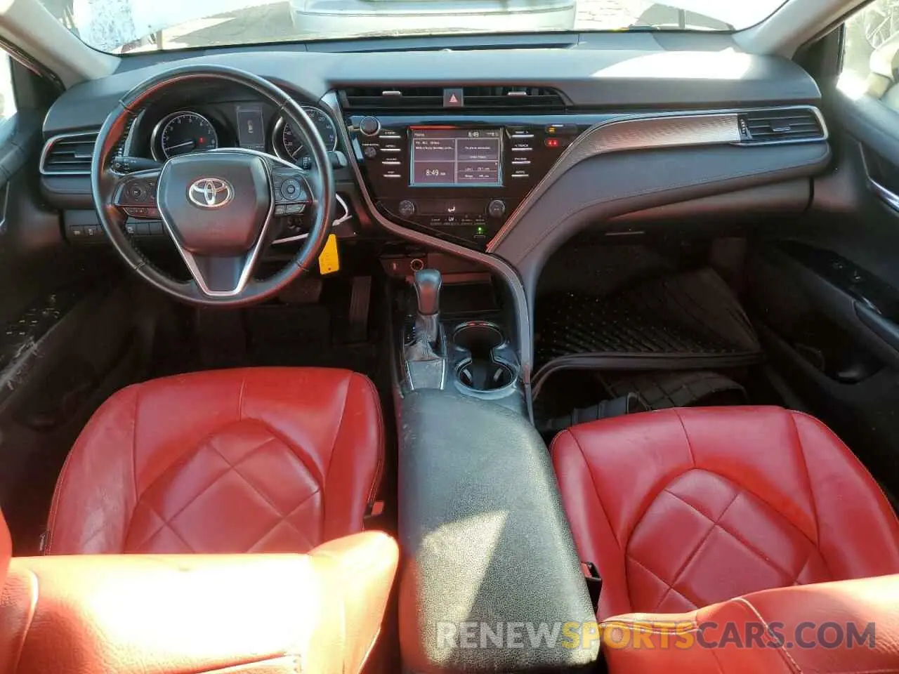 8 Photograph of a damaged car 4T1B11HK0KU219095 TOYOTA CAMRY 2019