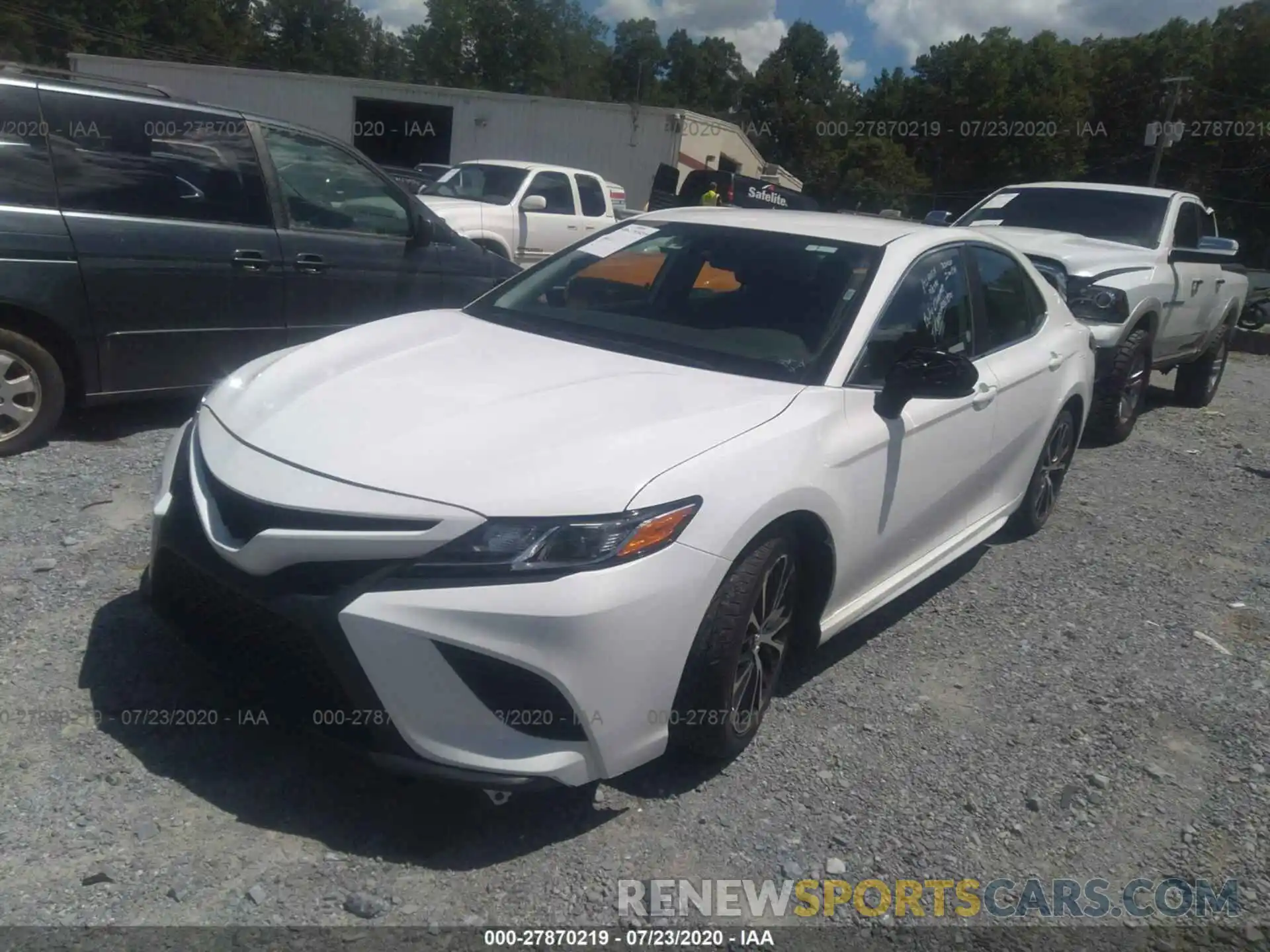 2 Photograph of a damaged car 4T1B11HK0KU219226 TOYOTA CAMRY 2019