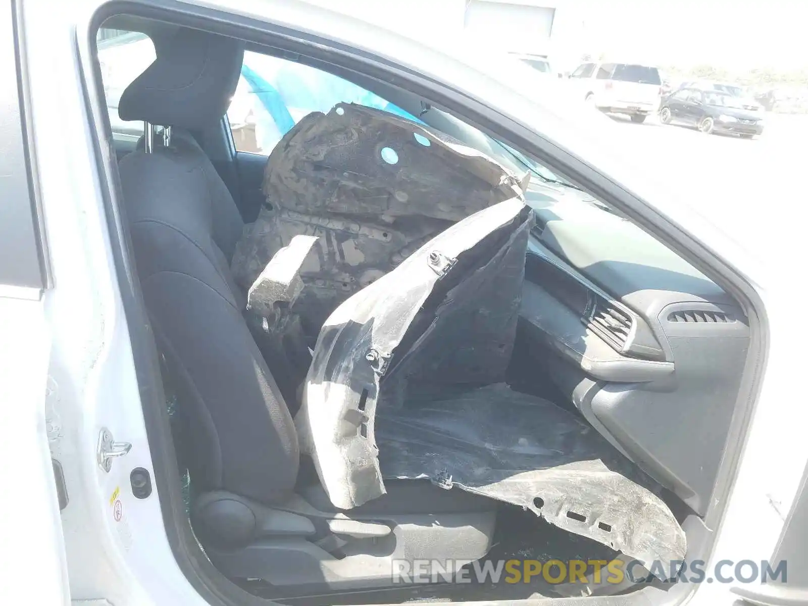 5 Photograph of a damaged car 4T1B11HK0KU228430 TOYOTA CAMRY 2019