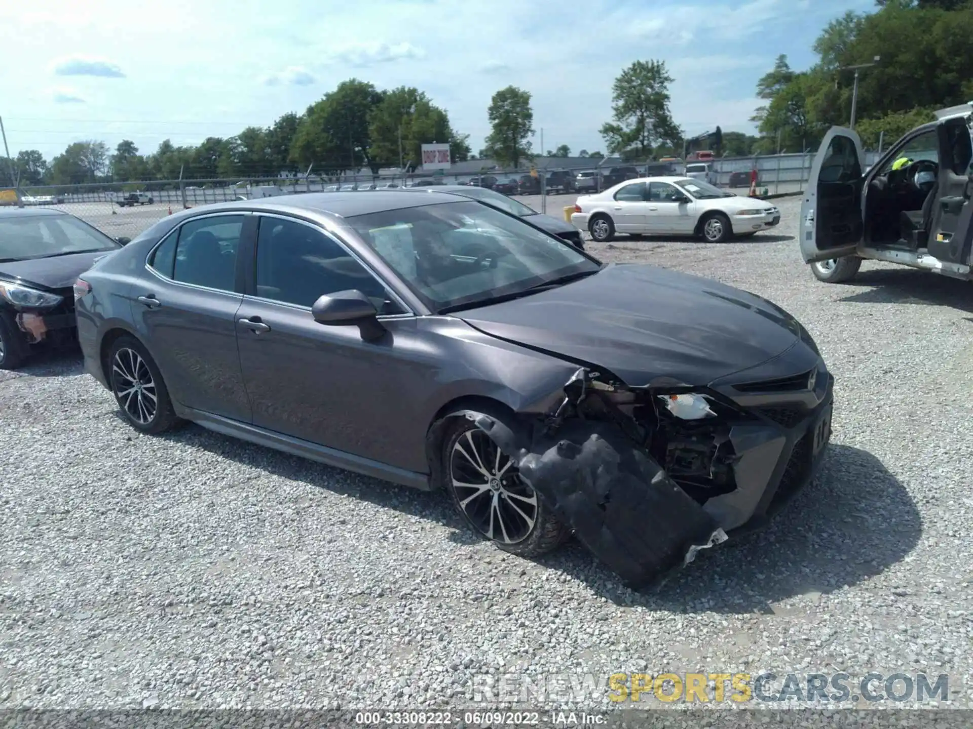 1 Photograph of a damaged car 4T1B11HK0KU228671 TOYOTA CAMRY 2019