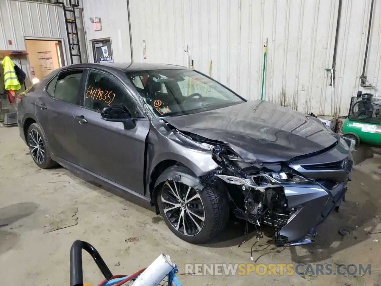 1 Photograph of a damaged car 4T1B11HK0KU229237 TOYOTA CAMRY 2019