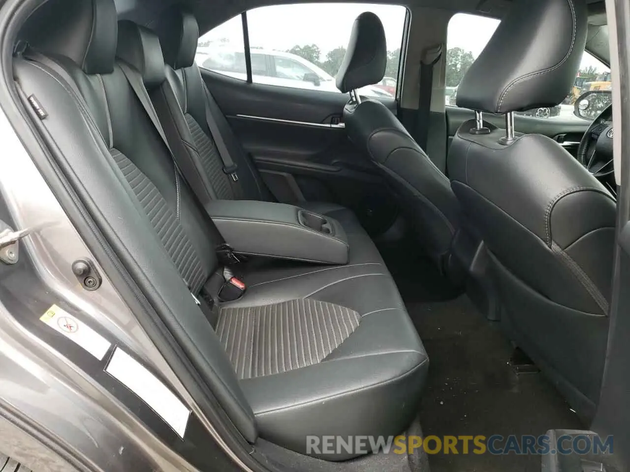 10 Photograph of a damaged car 4T1B11HK0KU230839 TOYOTA CAMRY 2019