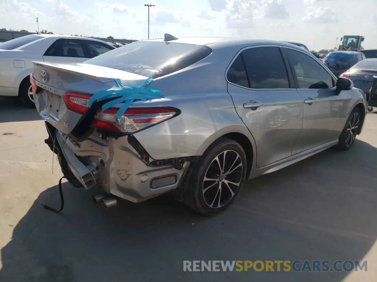 4 Photograph of a damaged car 4T1B11HK0KU234521 TOYOTA CAMRY 2019