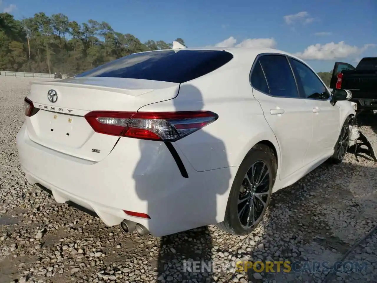 4 Photograph of a damaged car 4T1B11HK0KU236561 TOYOTA CAMRY 2019