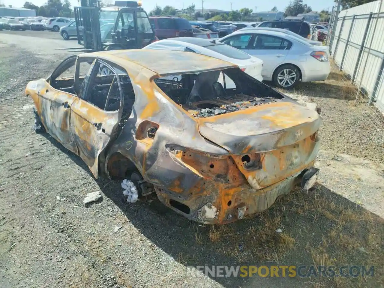 3 Photograph of a damaged car 4T1B11HK0KU237757 TOYOTA CAMRY 2019