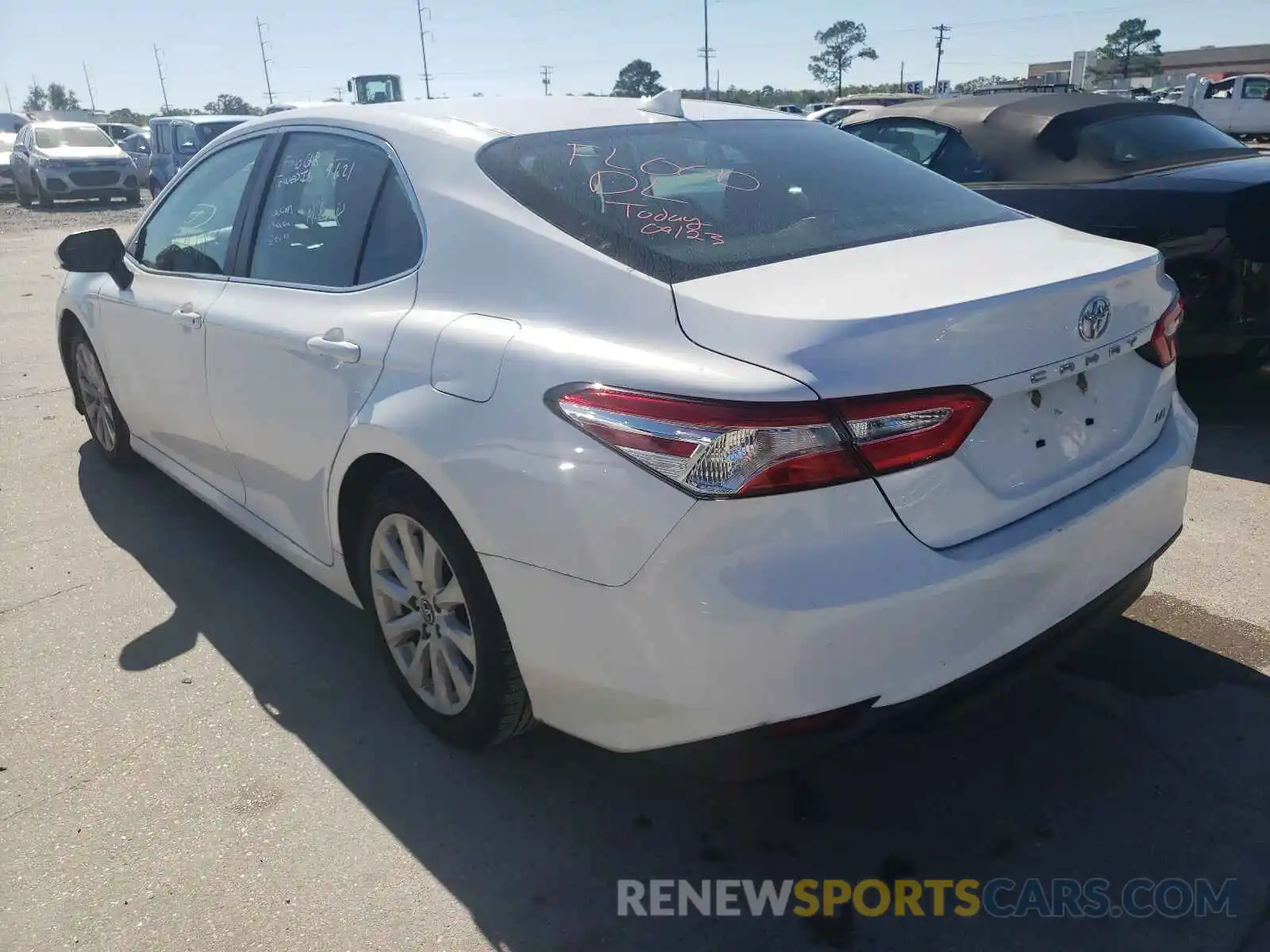 3 Photograph of a damaged car 4T1B11HK0KU240299 TOYOTA CAMRY 2019