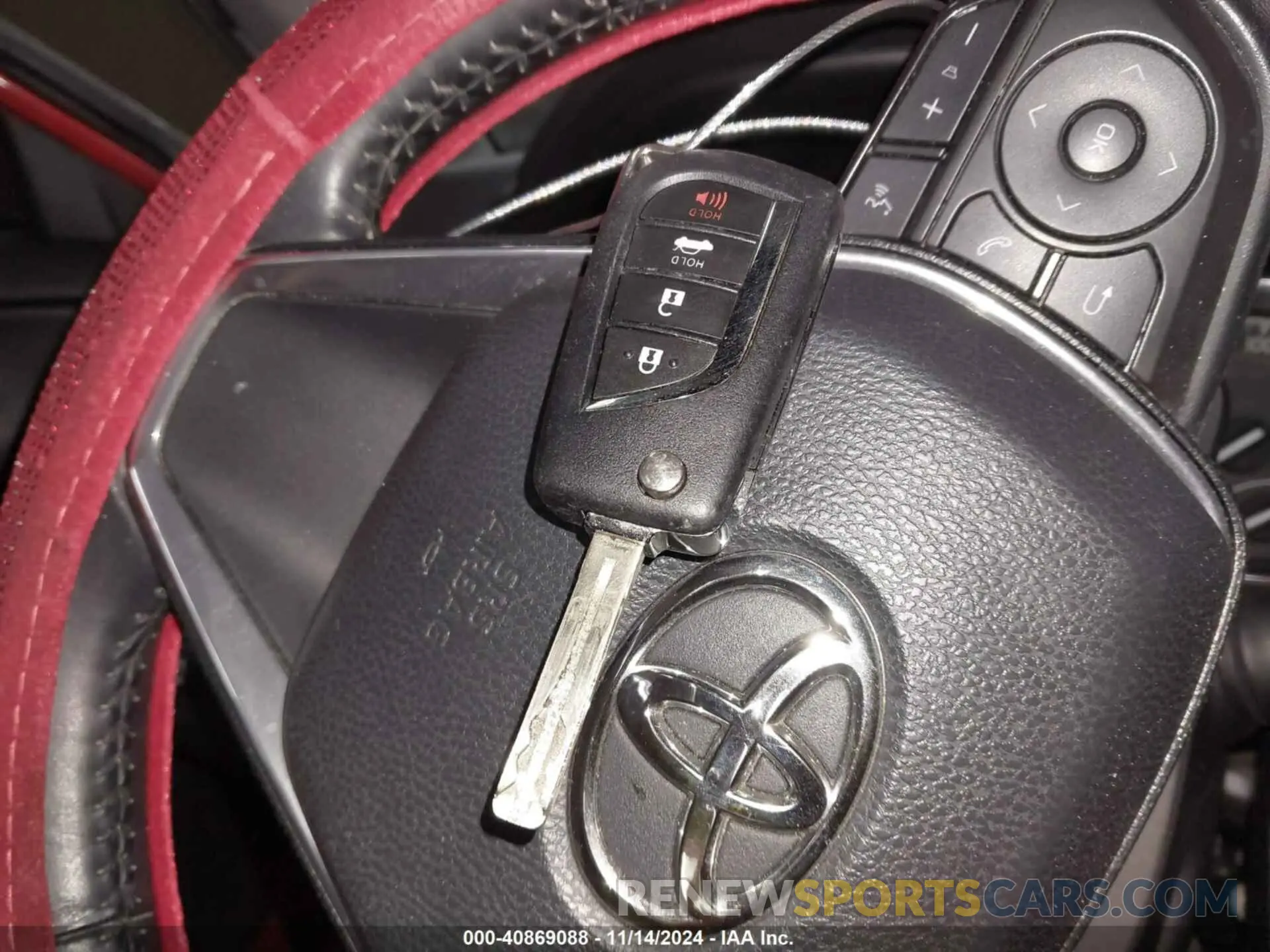 11 Photograph of a damaged car 4T1B11HK0KU240500 TOYOTA CAMRY 2019