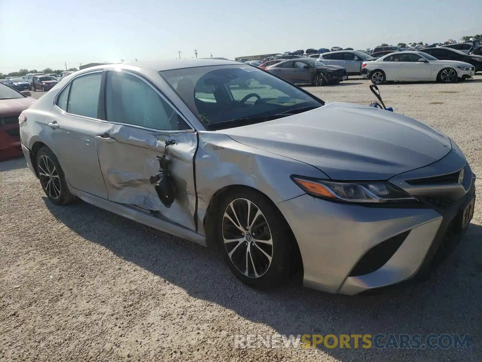 1 Photograph of a damaged car 4T1B11HK0KU240917 TOYOTA CAMRY 2019