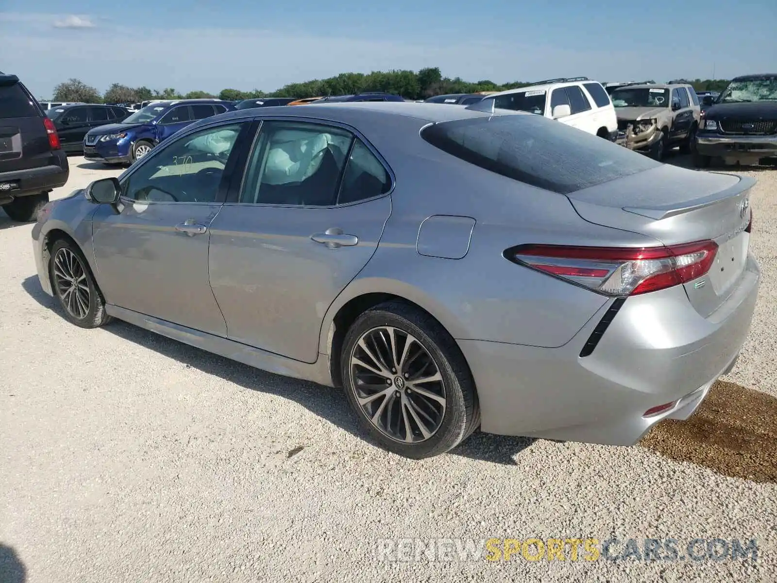 3 Photograph of a damaged car 4T1B11HK0KU240917 TOYOTA CAMRY 2019