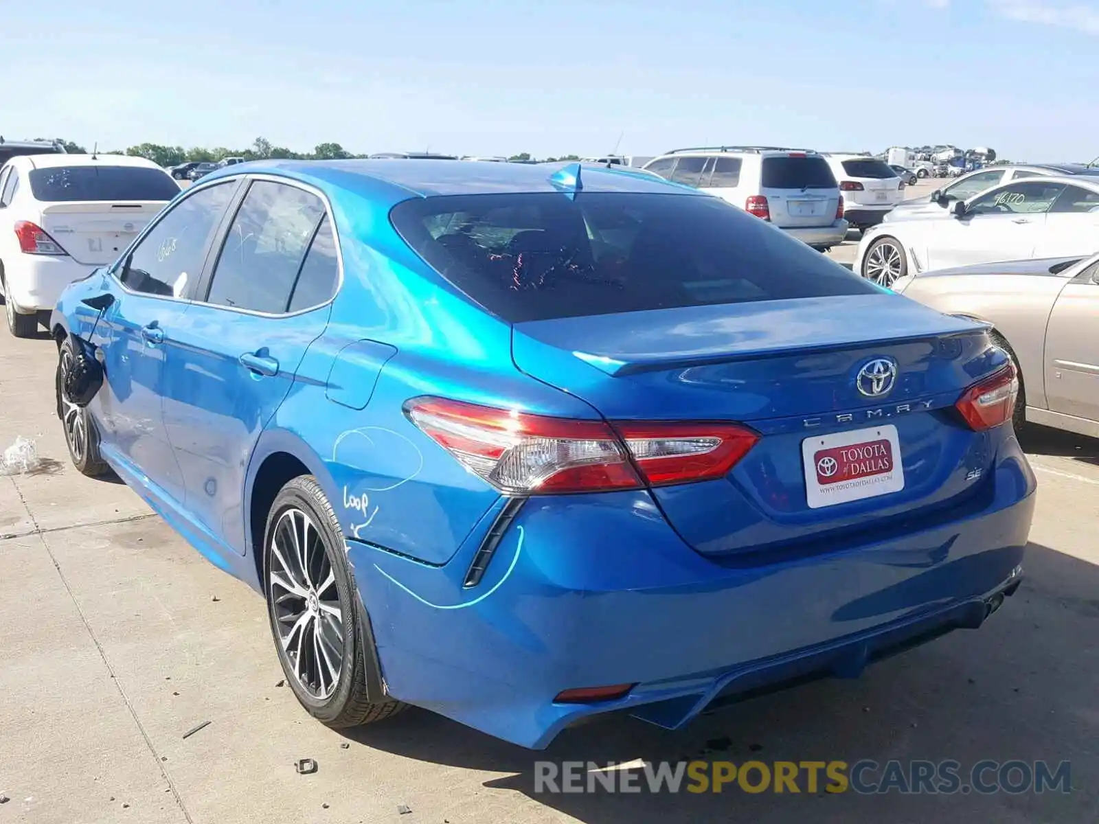 3 Photograph of a damaged car 4T1B11HK0KU242621 TOYOTA CAMRY 2019