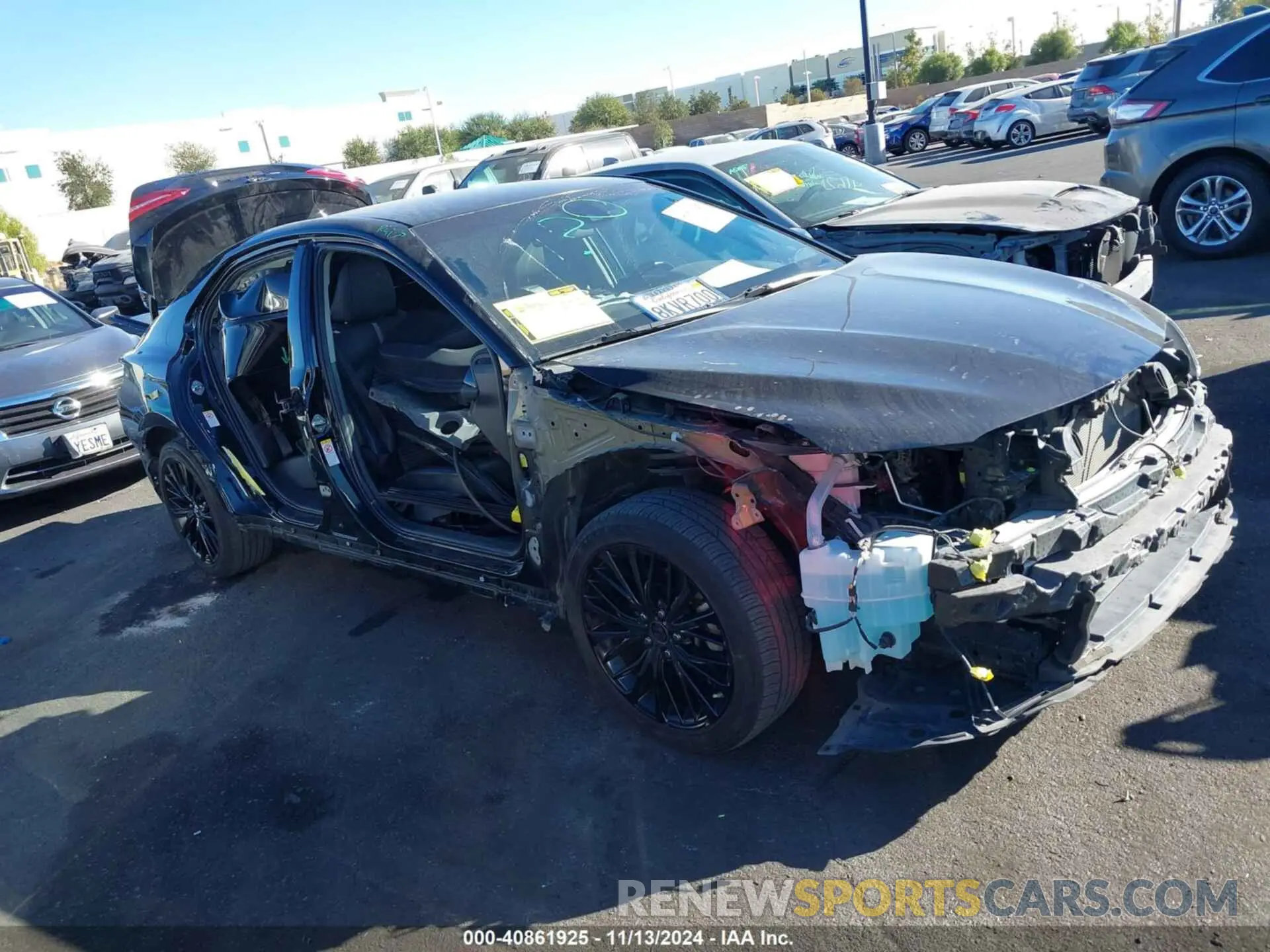 14 Photograph of a damaged car 4T1B11HK0KU245213 TOYOTA CAMRY 2019