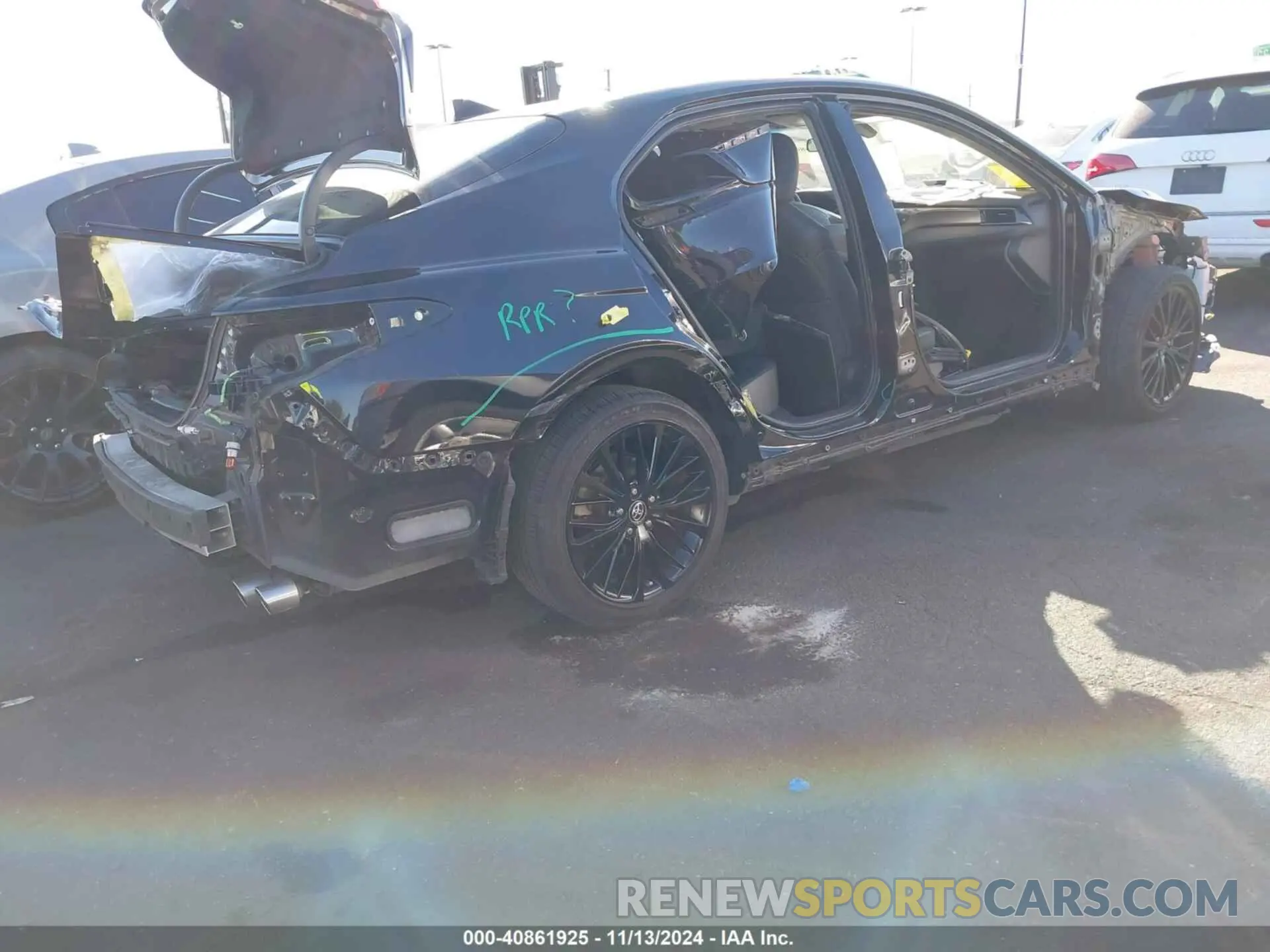 4 Photograph of a damaged car 4T1B11HK0KU245213 TOYOTA CAMRY 2019