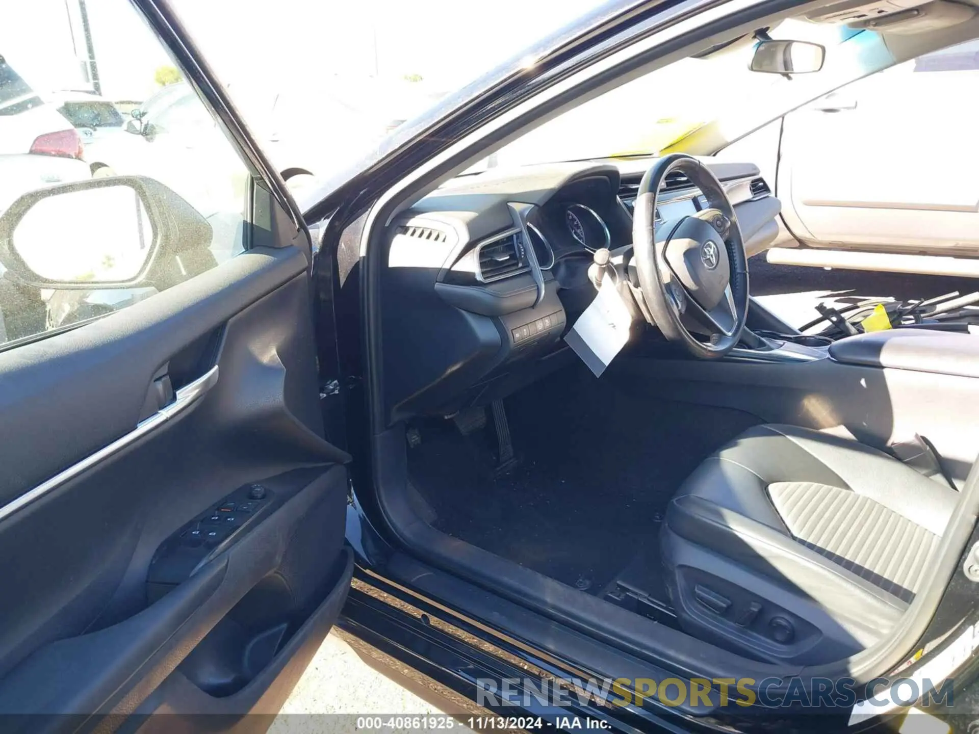 5 Photograph of a damaged car 4T1B11HK0KU245213 TOYOTA CAMRY 2019