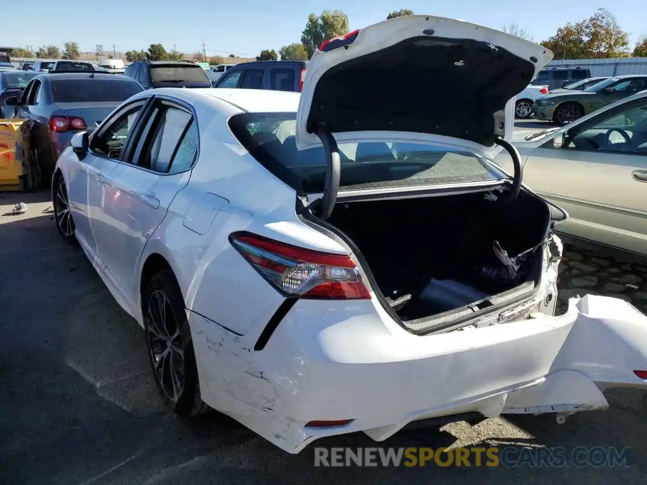 3 Photograph of a damaged car 4T1B11HK0KU246619 TOYOTA CAMRY 2019