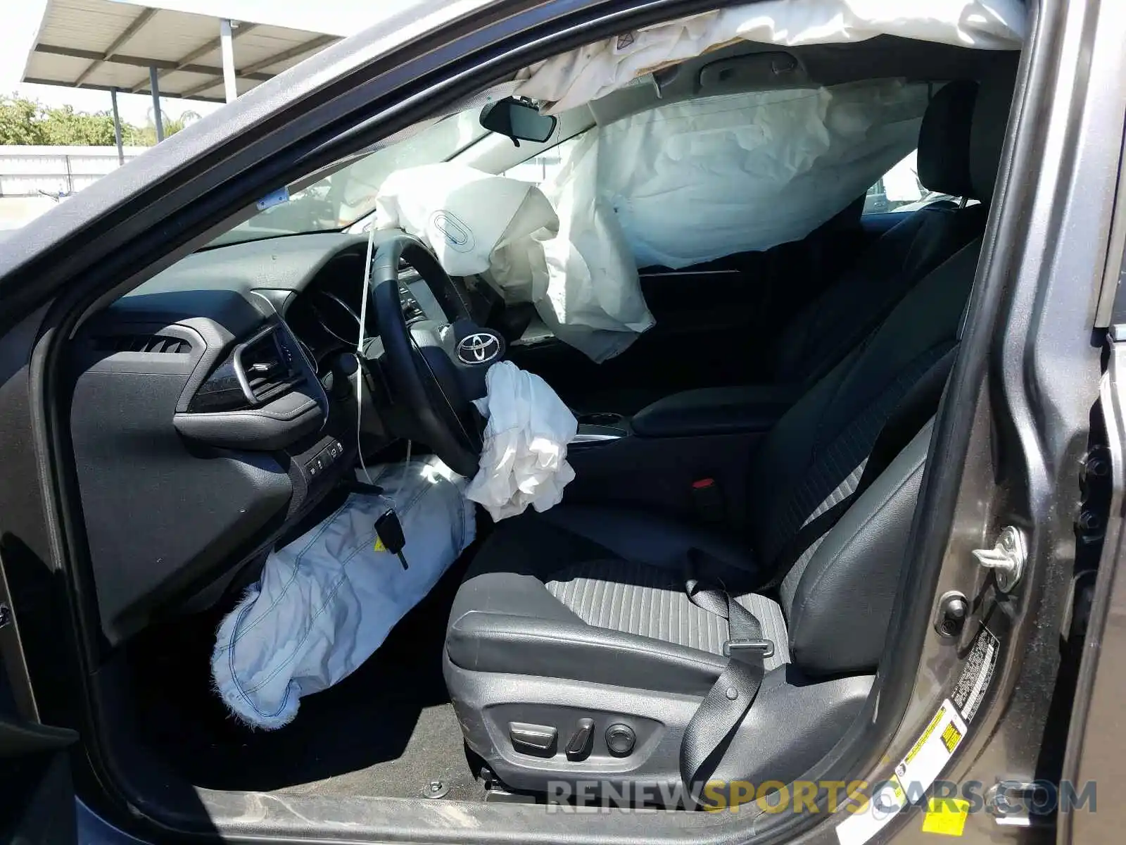 5 Photograph of a damaged car 4T1B11HK0KU248645 TOYOTA CAMRY 2019